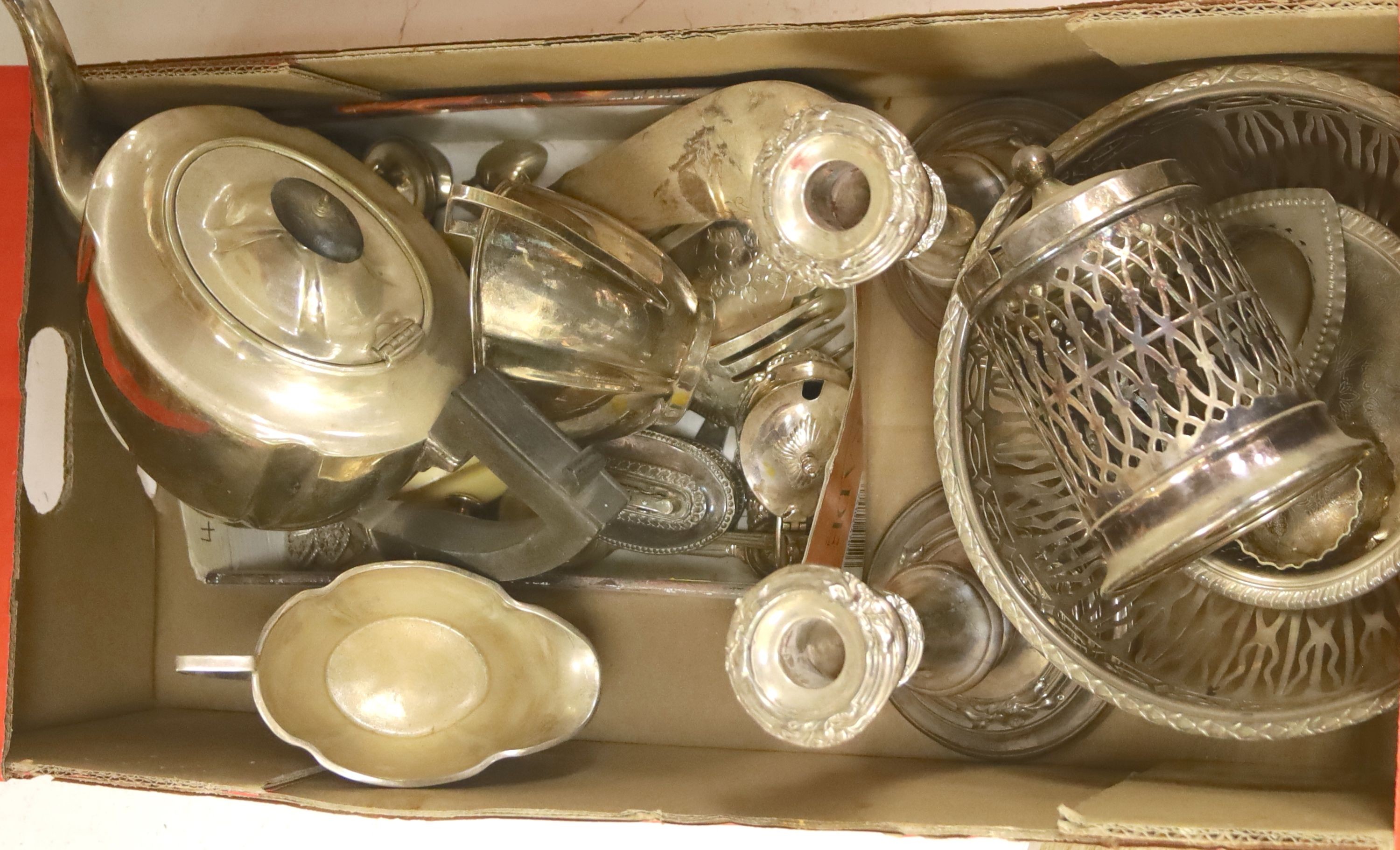 A quantity of assorted silver plate